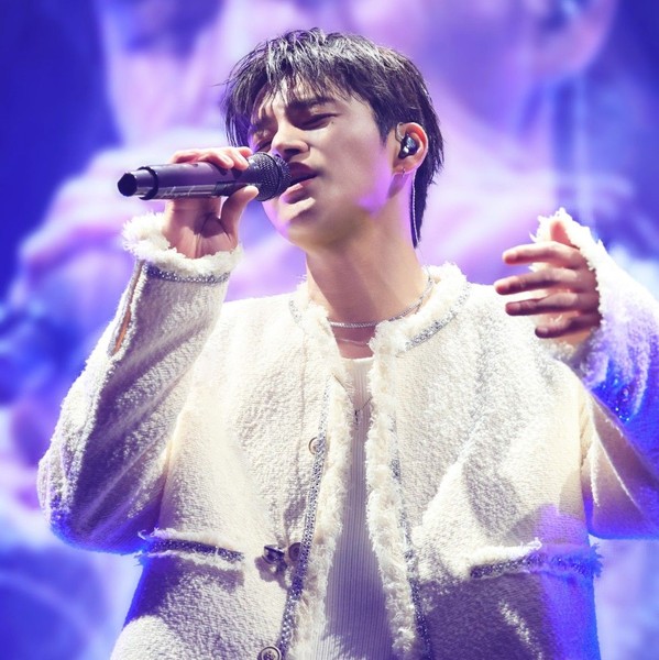 오늘 최애돌셀럽에서 빛나는 서인국의 대표 사진