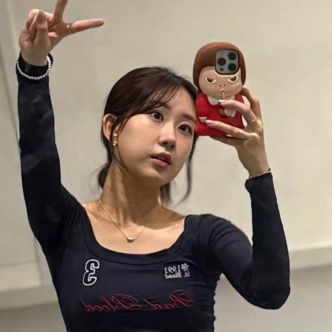 Cuplikan di balik layar dari Jeon Yujin