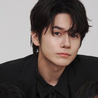 邕圣祐的最新照片