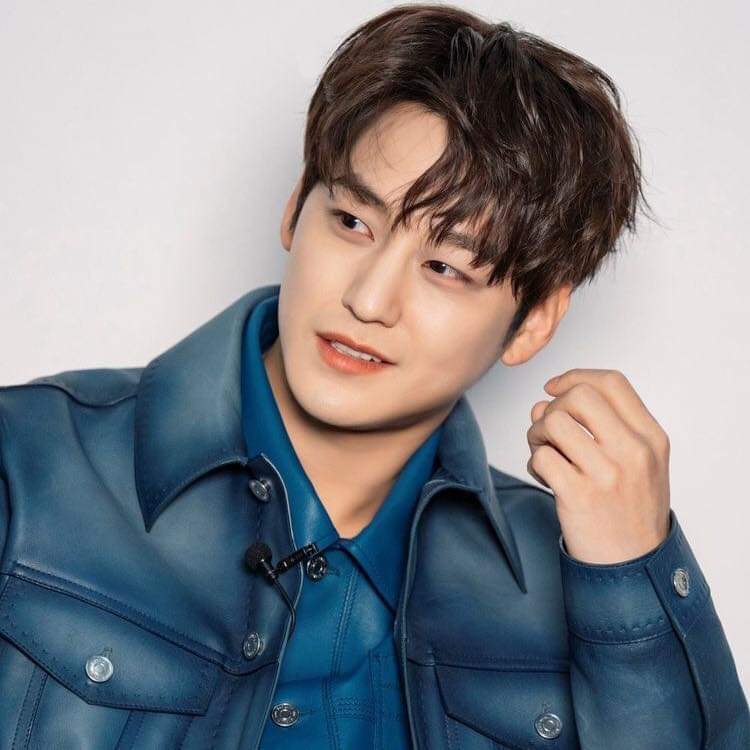 Foto kegiatan terbaru dari Kim Bum