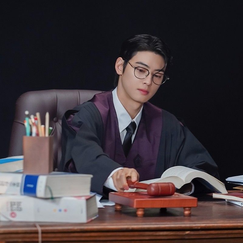 Latest photo of Cha Eunwoo