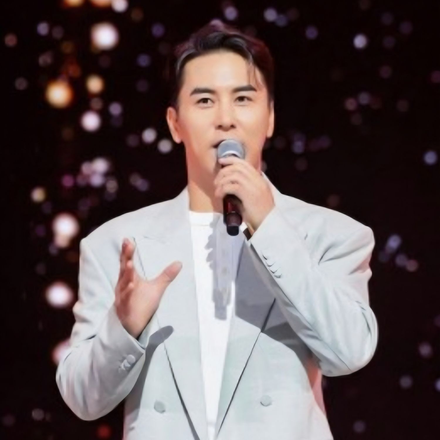 Recent activity shot of Jang Minho