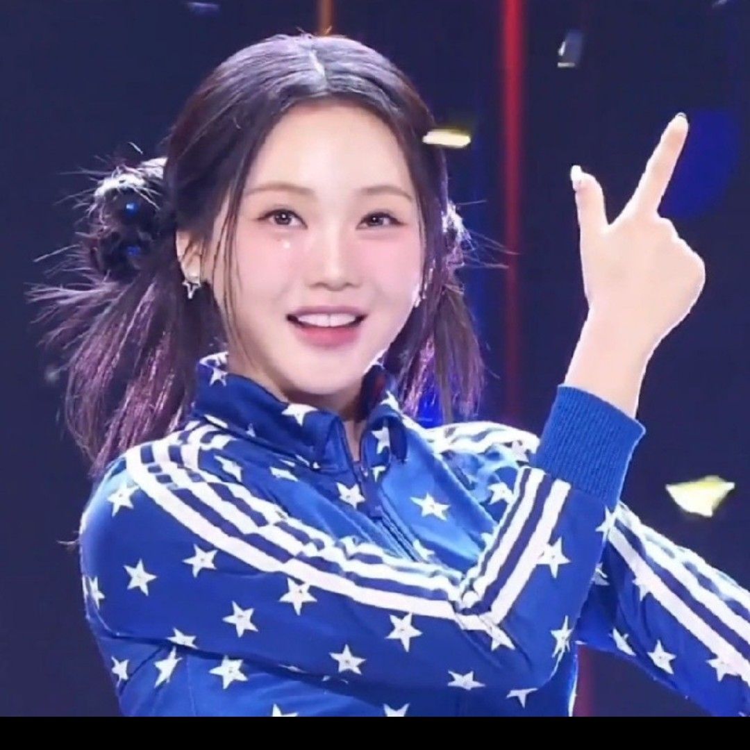 Momen yang diabadikan oleh penggemar Hong Jiyoon