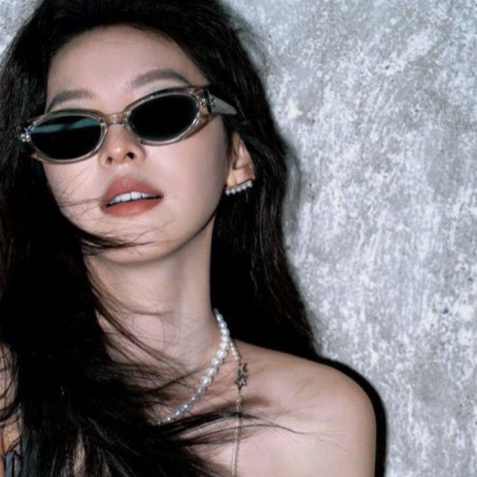 Behind-the-scenes cut of Zhang Ruonan