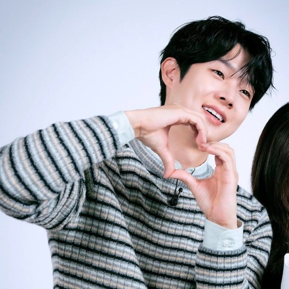 Behind-the-scenes cut of Choi Wooshik