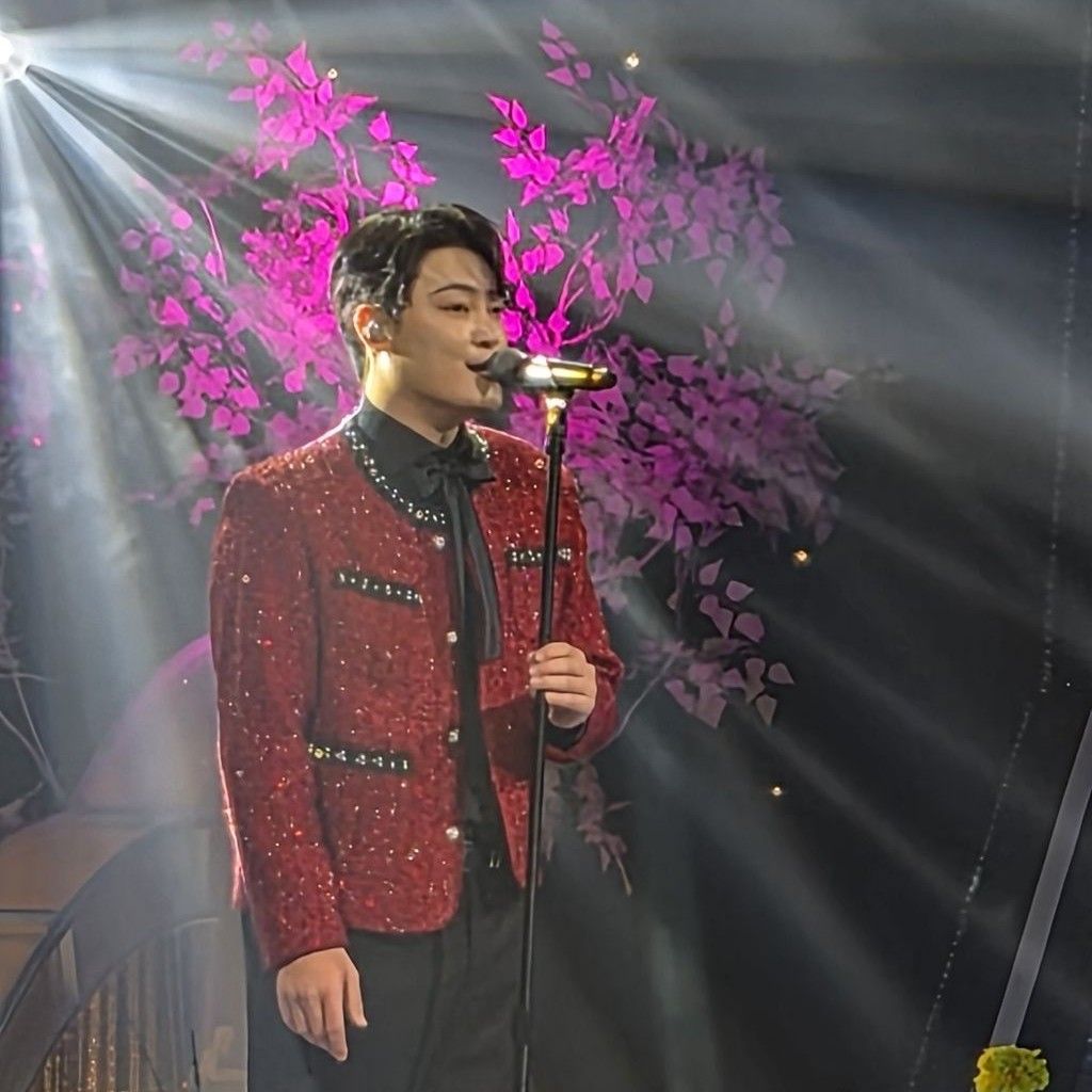 A moment captured by a fan of Kim Kyungmin