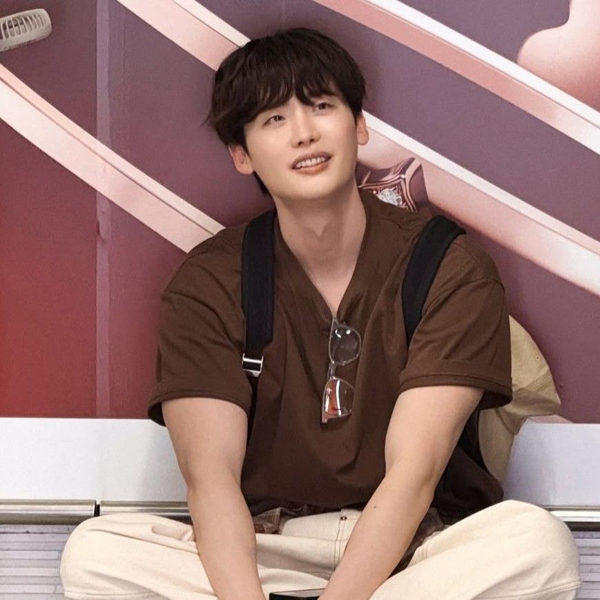 Behind-the-scenes cut of Lee Jongsuk