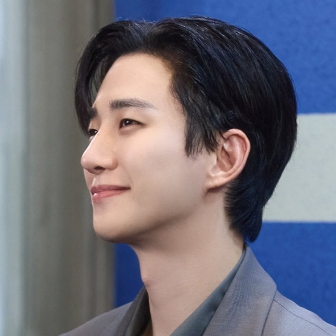 Foto kegiatan terbaru dari Lee Junho