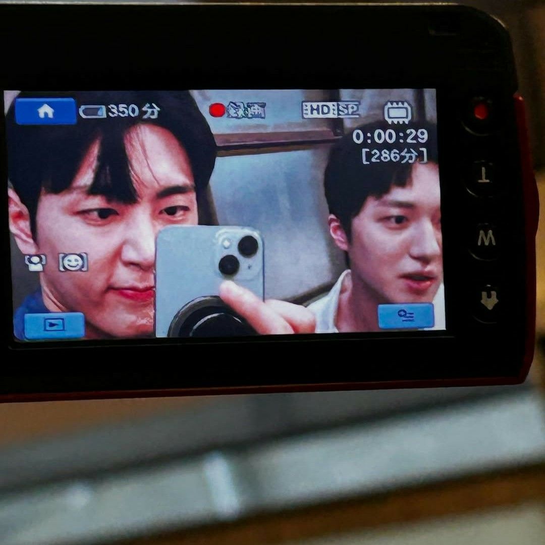 A moment captured by a fan of Chani