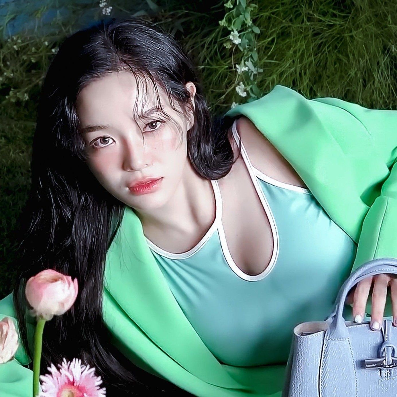 Behind-the-scenes cut of Kim Sejeong