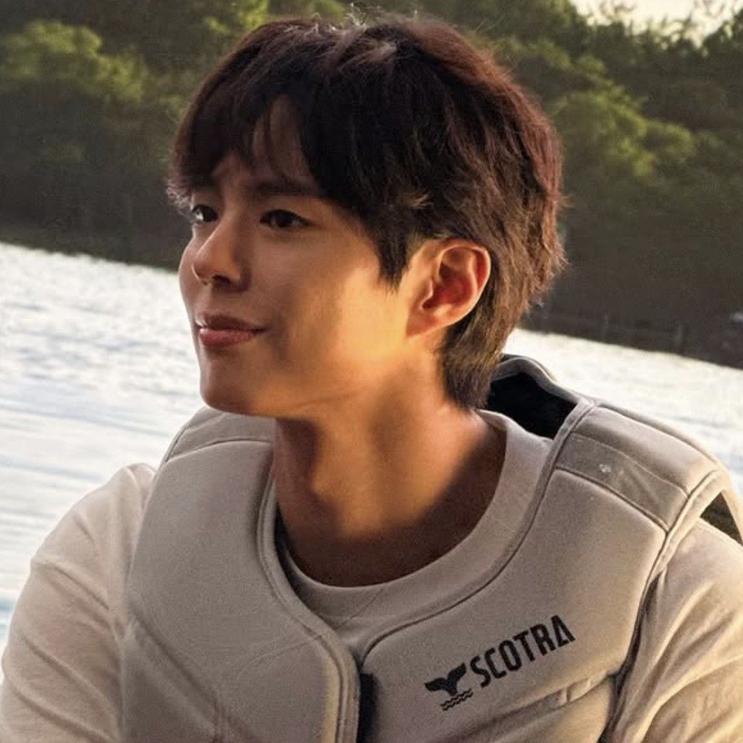 Recent activity shot of Park Bogum