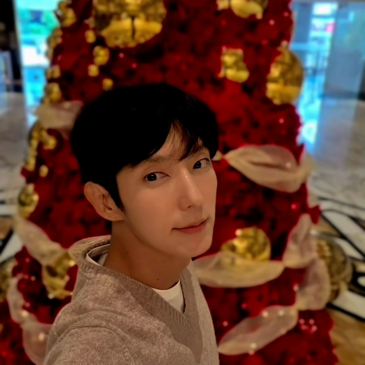 A moment captured by a fan of Lee Joongi