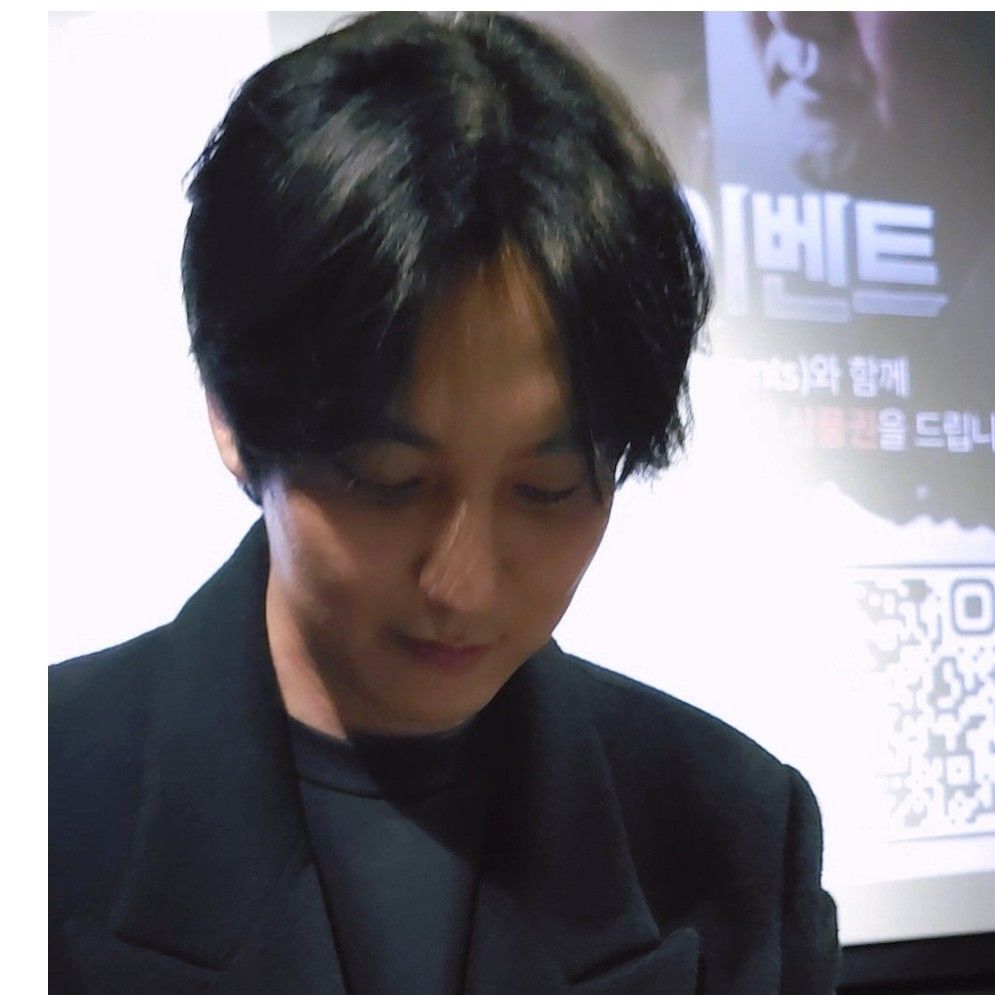 Behind-the-scenes cut of Kim Namgil