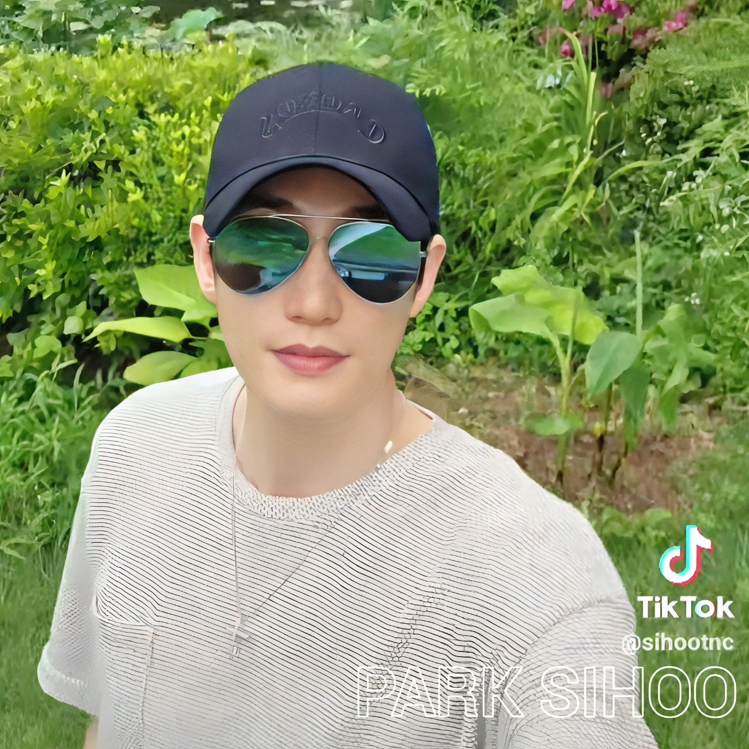 A moment captured by a fan of Park Sihoo