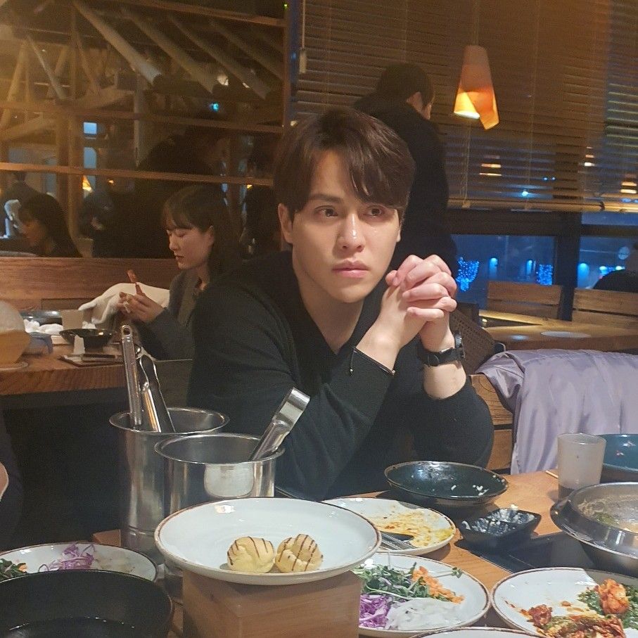 A moment captured by a fan of Mooryong