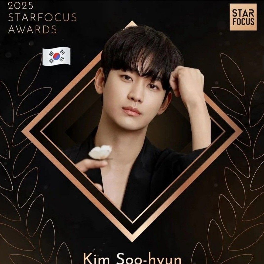 粉丝拍下的金秀贤瞬间