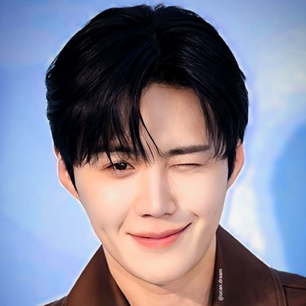 粉絲拍下的金宣虎瞬間