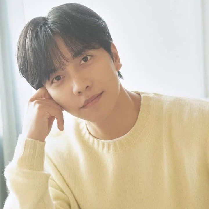 Foto kegiatan terbaru dari Lee Seunggi