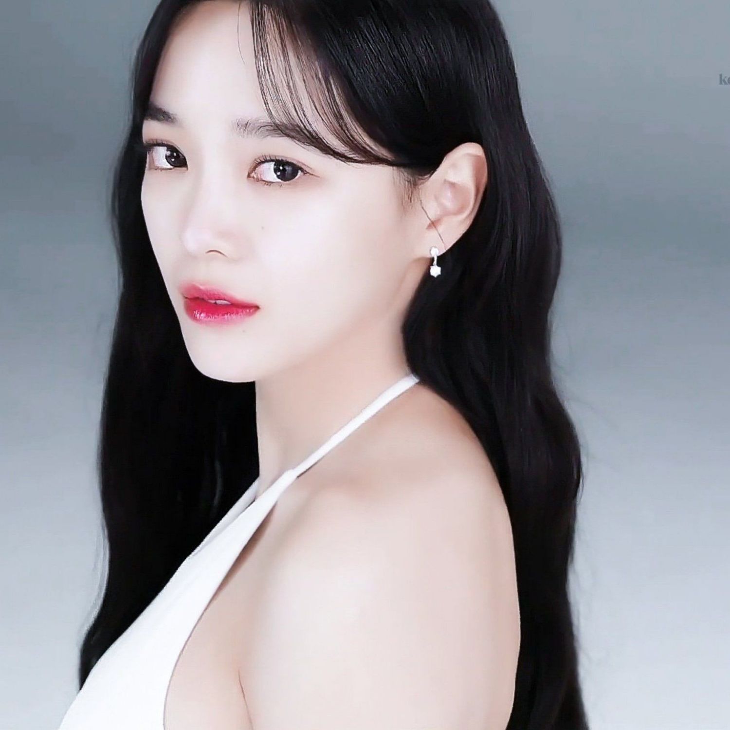 Behind-the-scenes cut of Kim Sejeong
