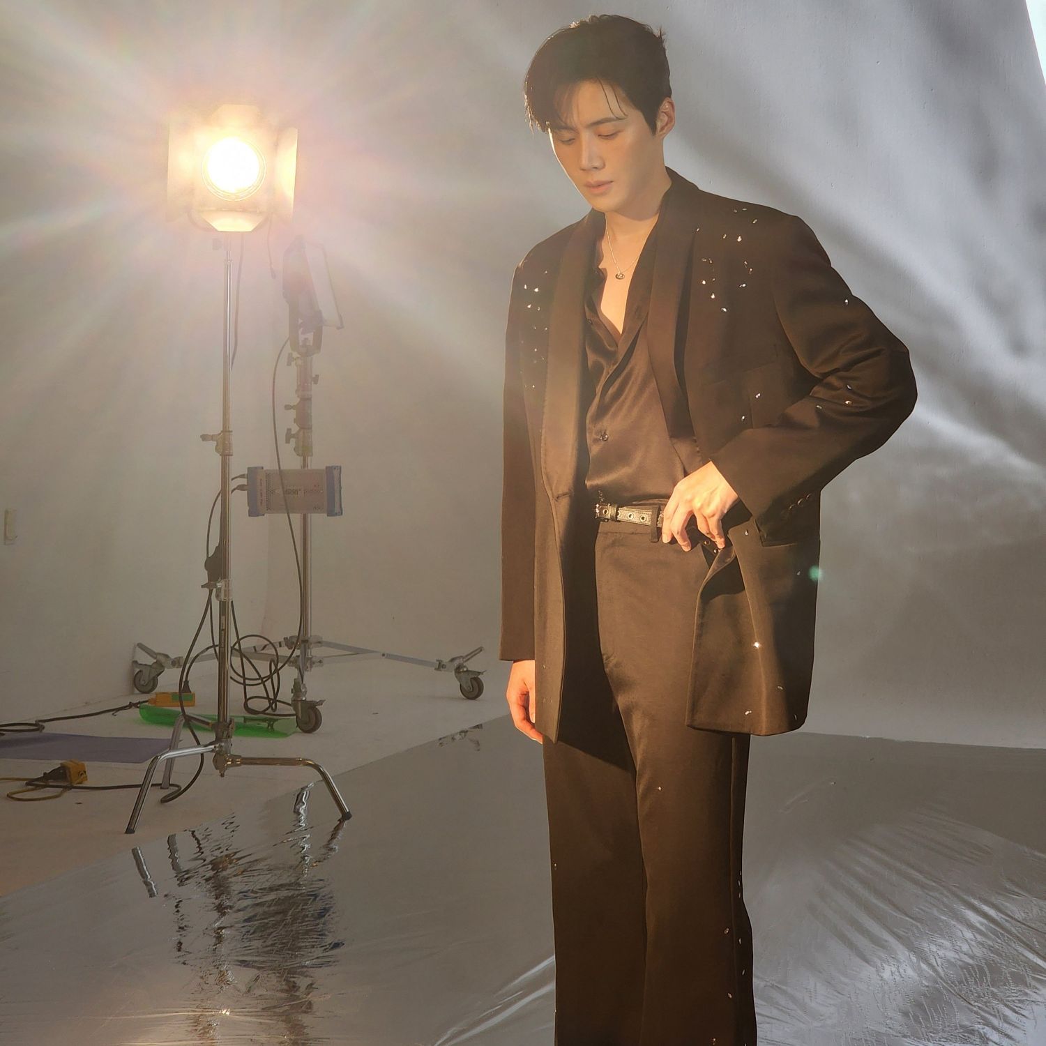 Behind-the-scenes cut of Kim Seonho