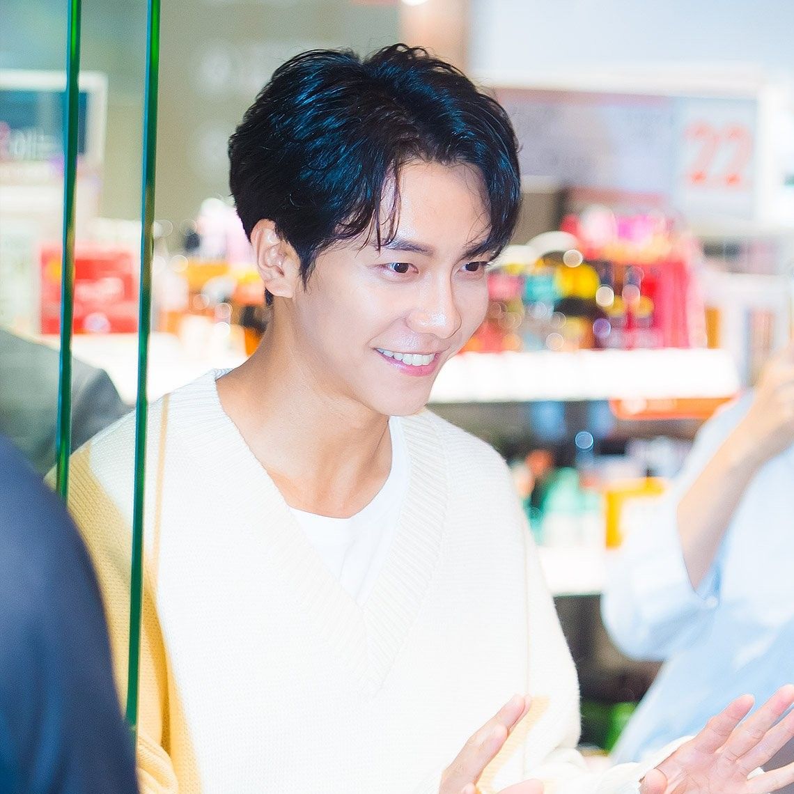 Recent activity shot of Lee Seunggi