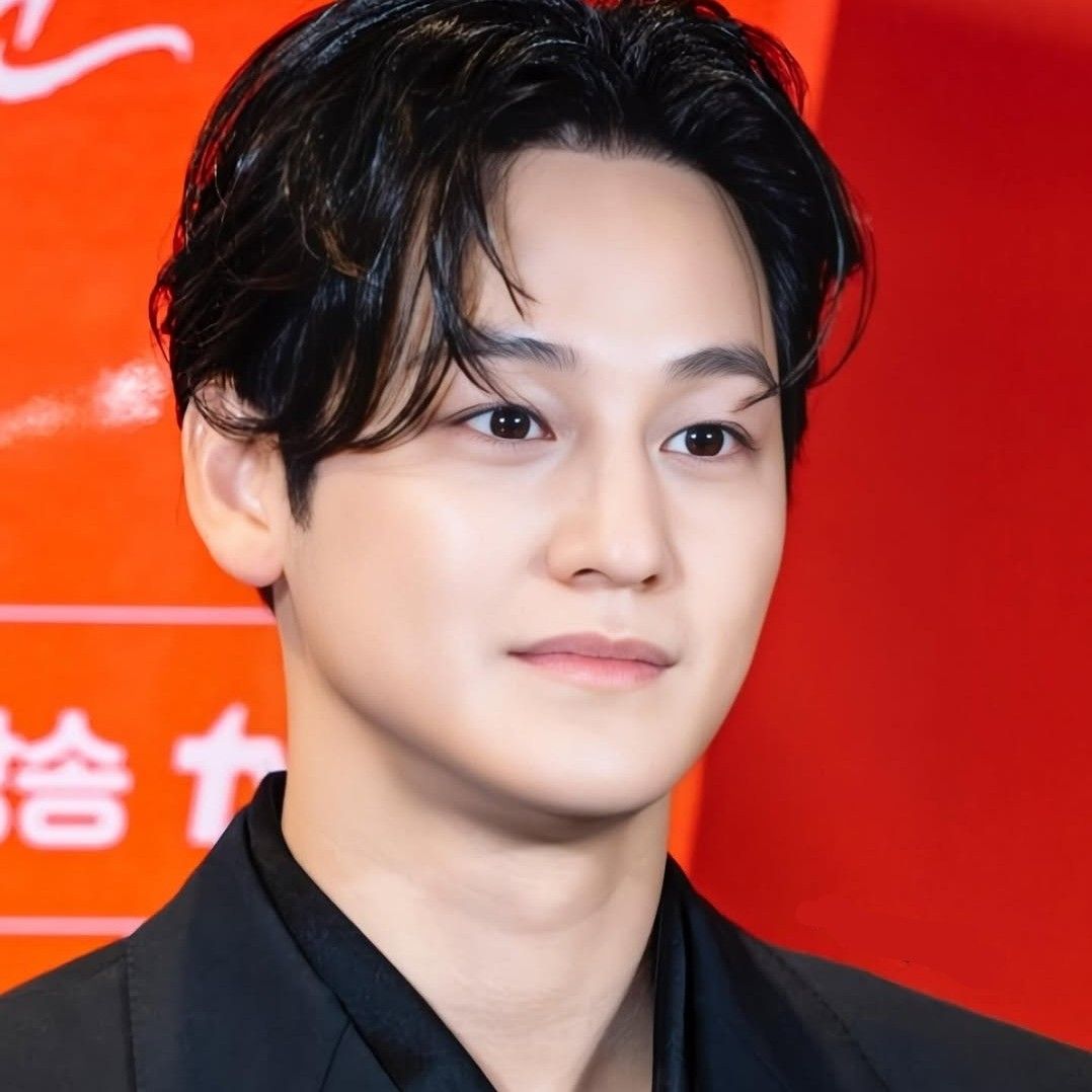 Foto kegiatan terbaru dari Kim Bum