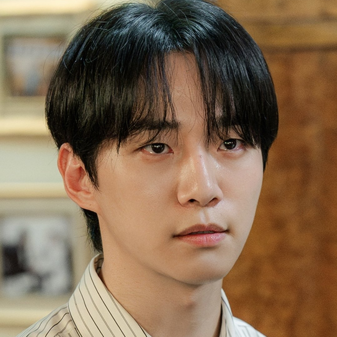 Foto kegiatan terbaru dari Lee Junho