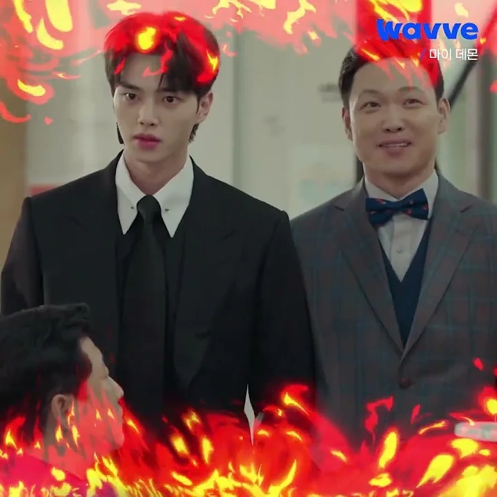 A moment captured by a fan of Song Kang