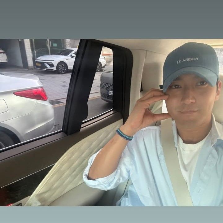 Latest photo of Choi Siwon