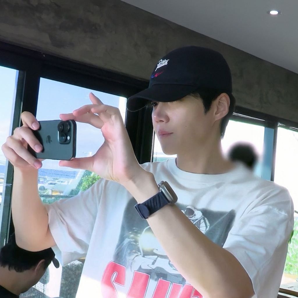 A moment captured by a fan of Kim Seonho