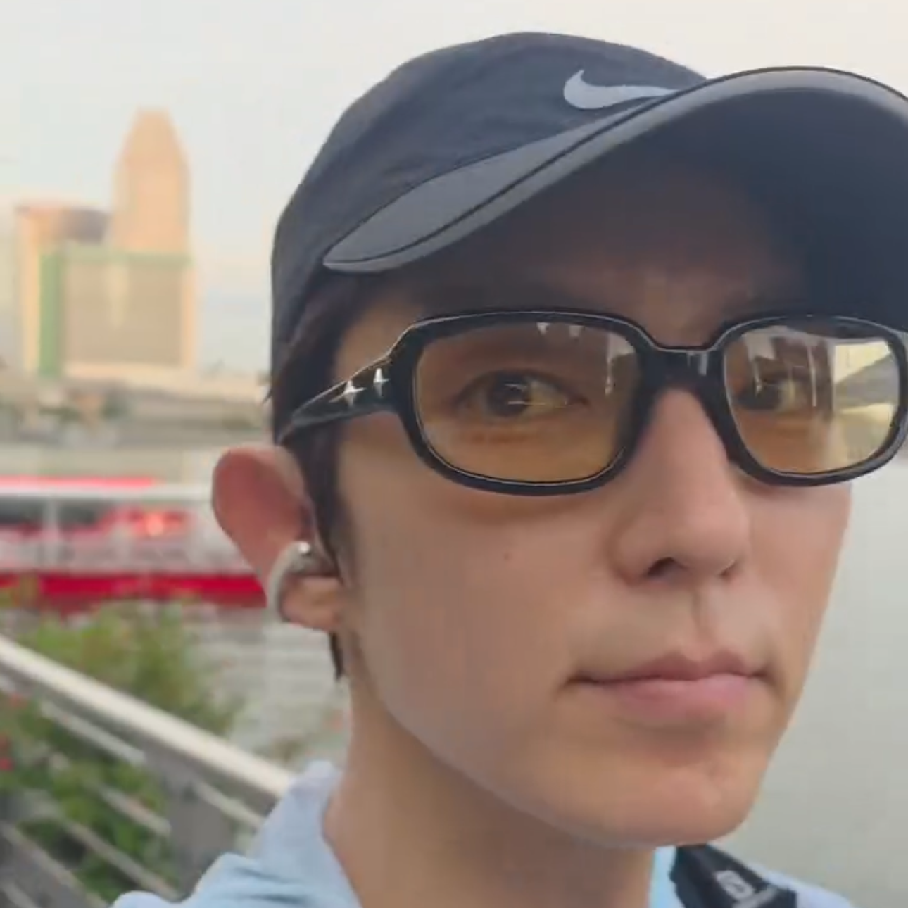 Behind-the-scenes cut of Lee Joongi