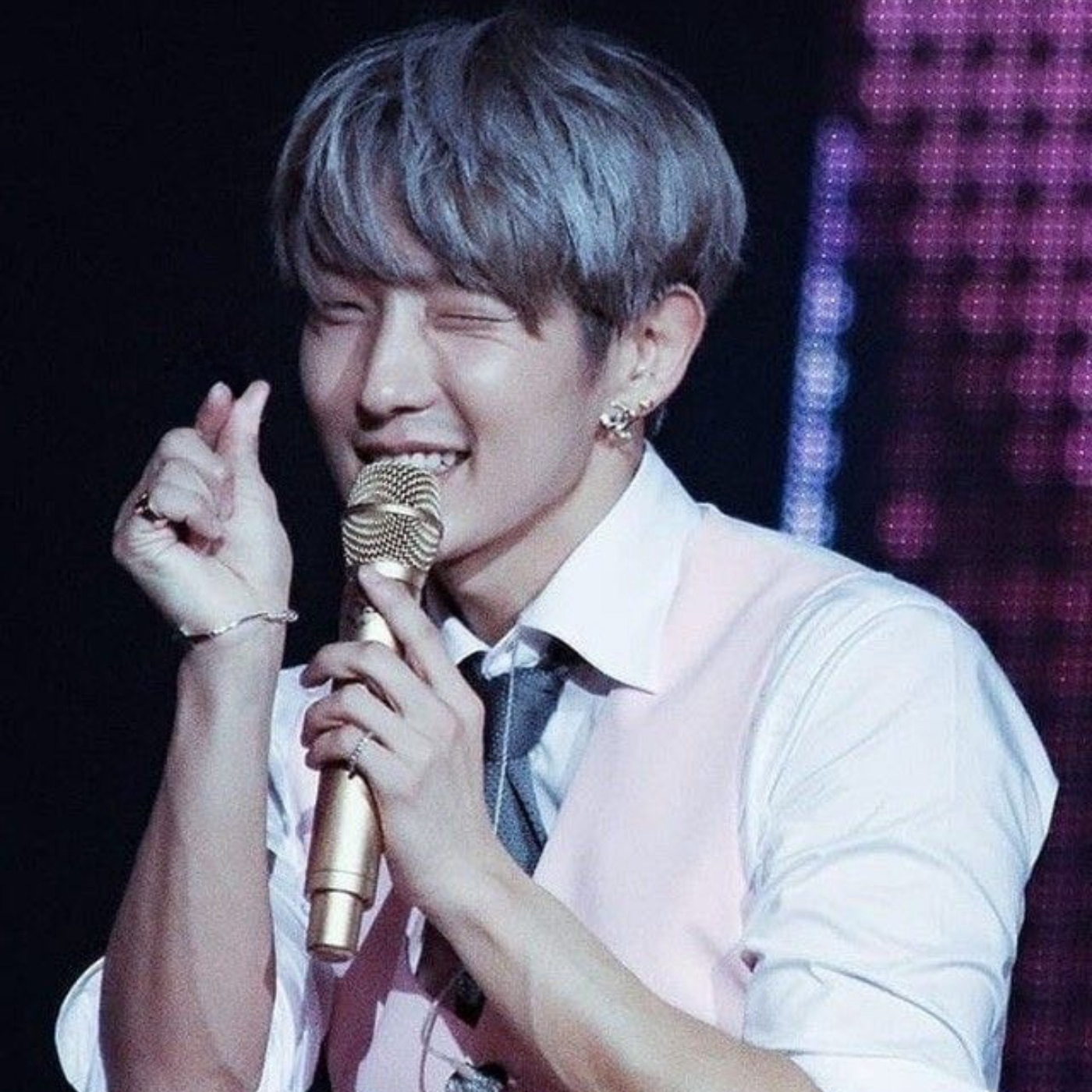 Behind-the-scenes cut of Lee Joongi