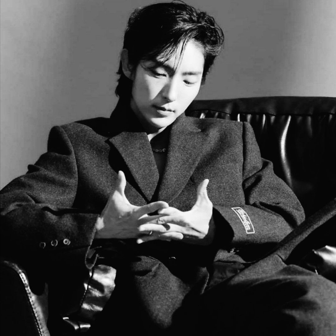 Behind-the-scenes cut of Lee Joongi