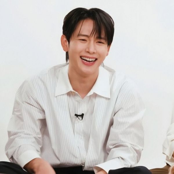 Popular profile image of Yim Siwan selected by vote