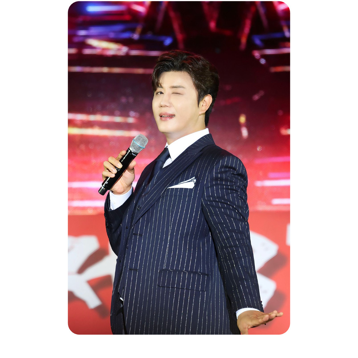 Behind-the-scenes cut of Jin Haesung