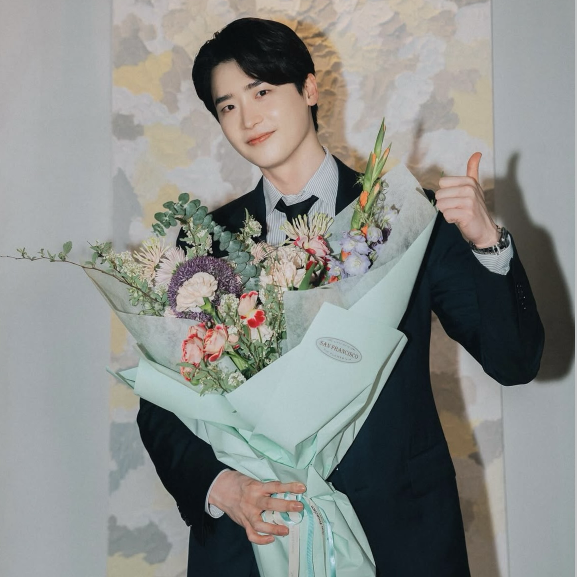 Behind-the-scenes cut of Lee Jongsuk