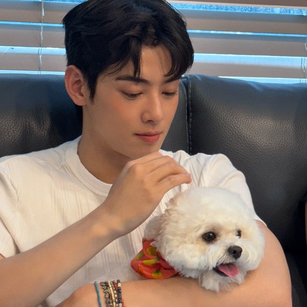 Foto kegiatan terbaru dari Cha Eunwoo