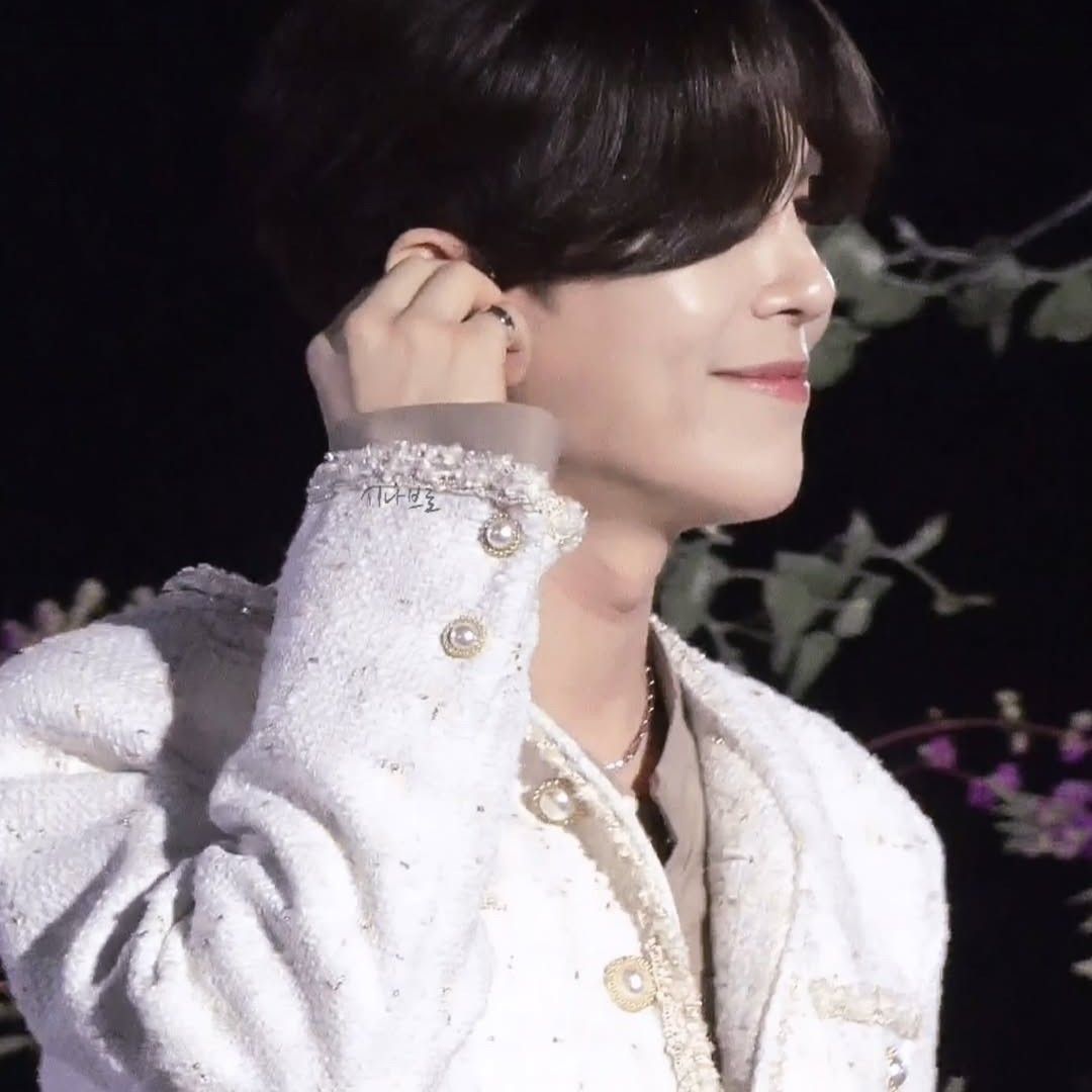 A moment captured by a fan of Kim Junsu (1991)