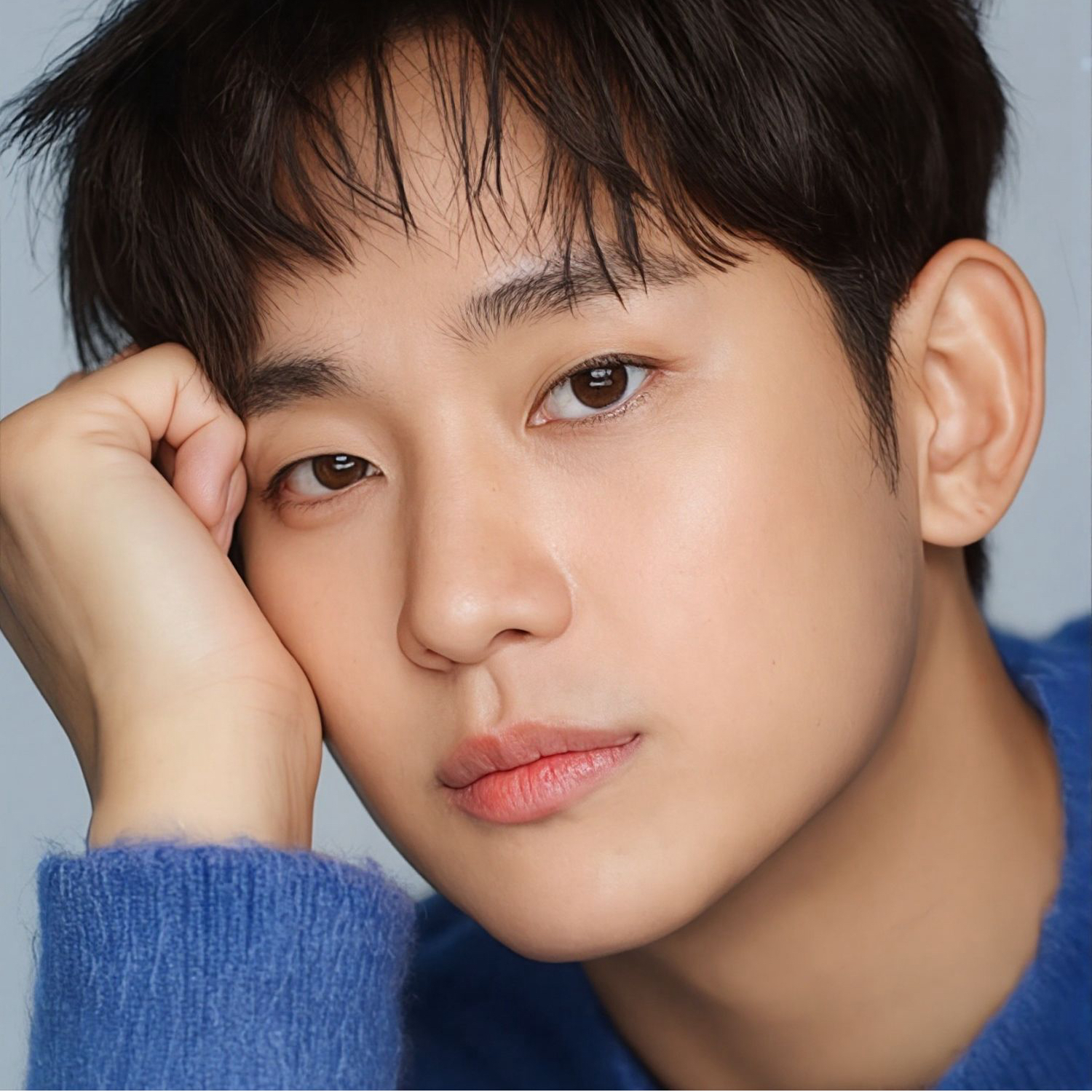 Behind-the-scenes cut of Kim Soohyun