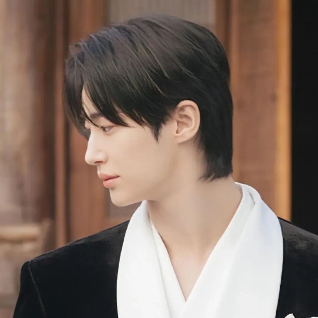 Recent activity shot of Byeon Wooseok