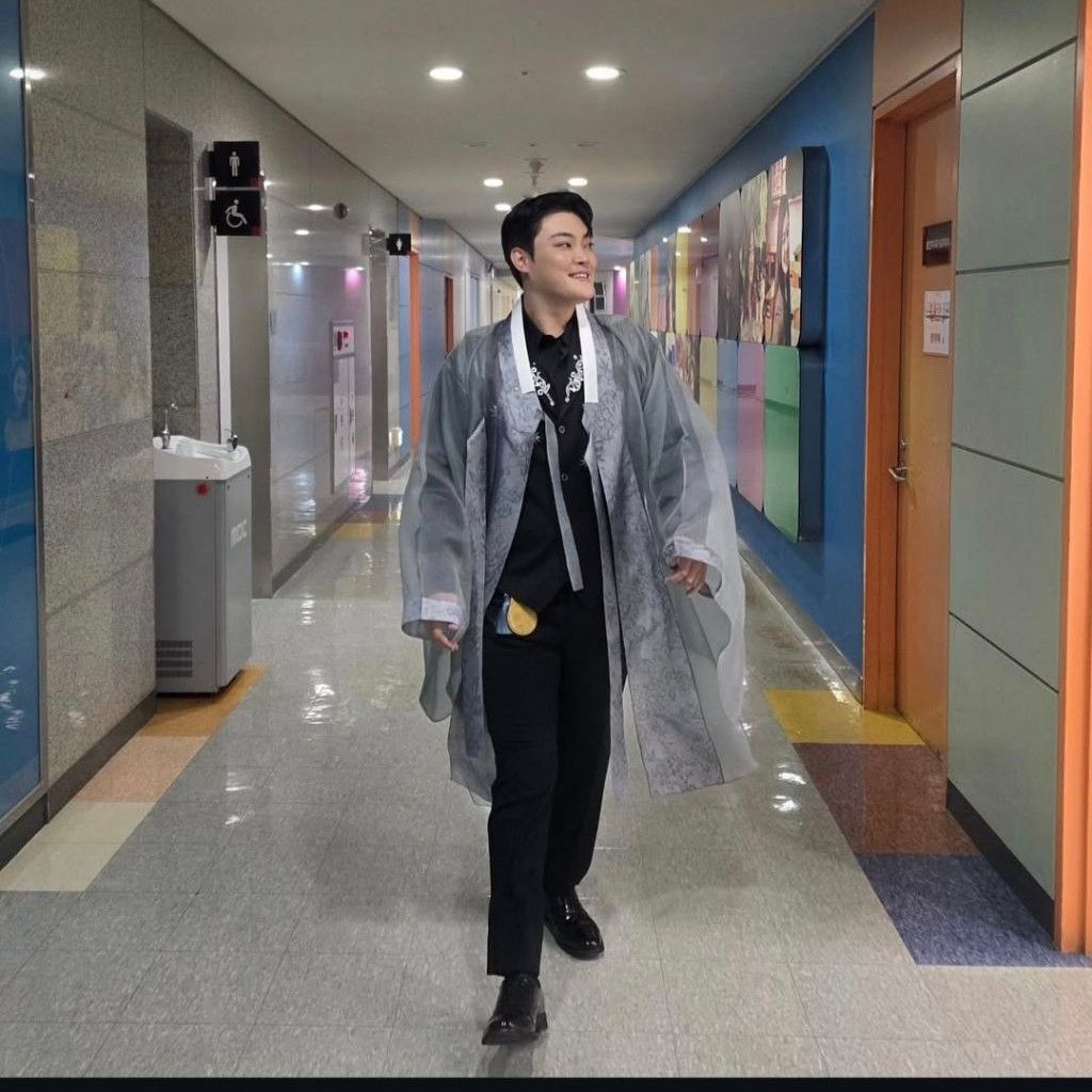 A moment captured by a fan of Kim Kyungmin
