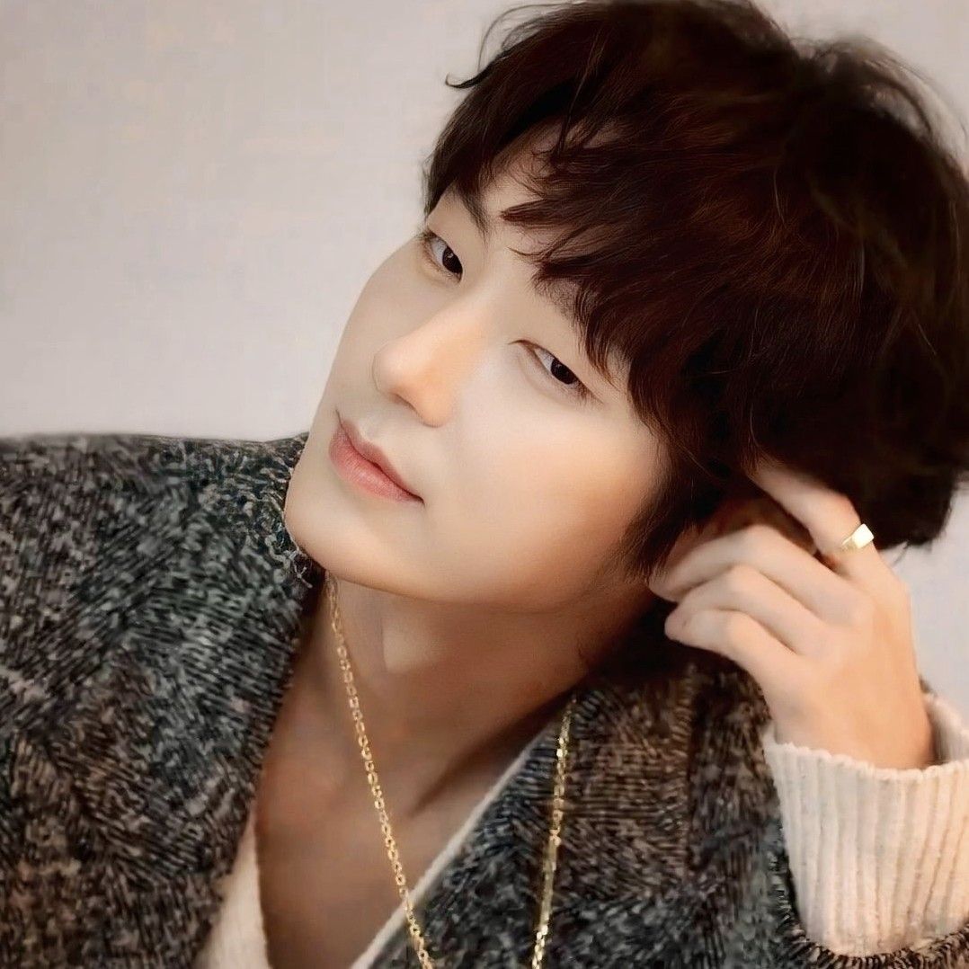 Recent activity shot of Lee Joongi