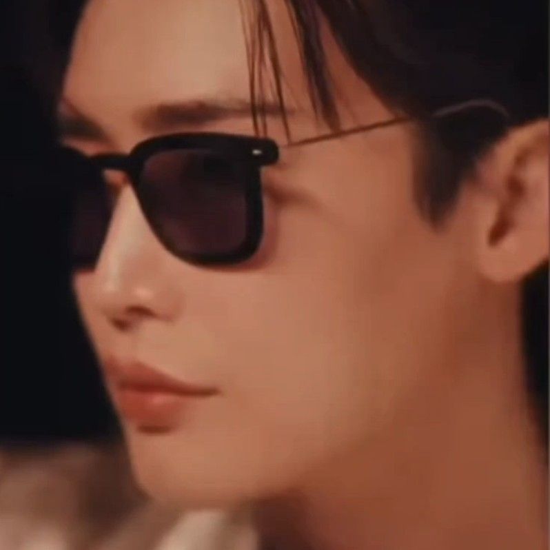 Behind-the-scenes cut of Lee Jongsuk