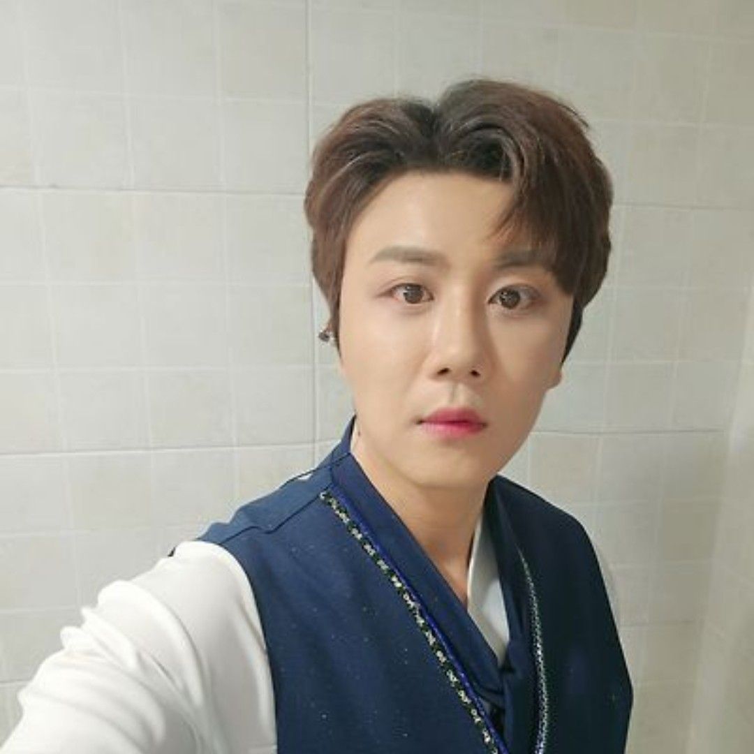 진해성의 비하인드 컷