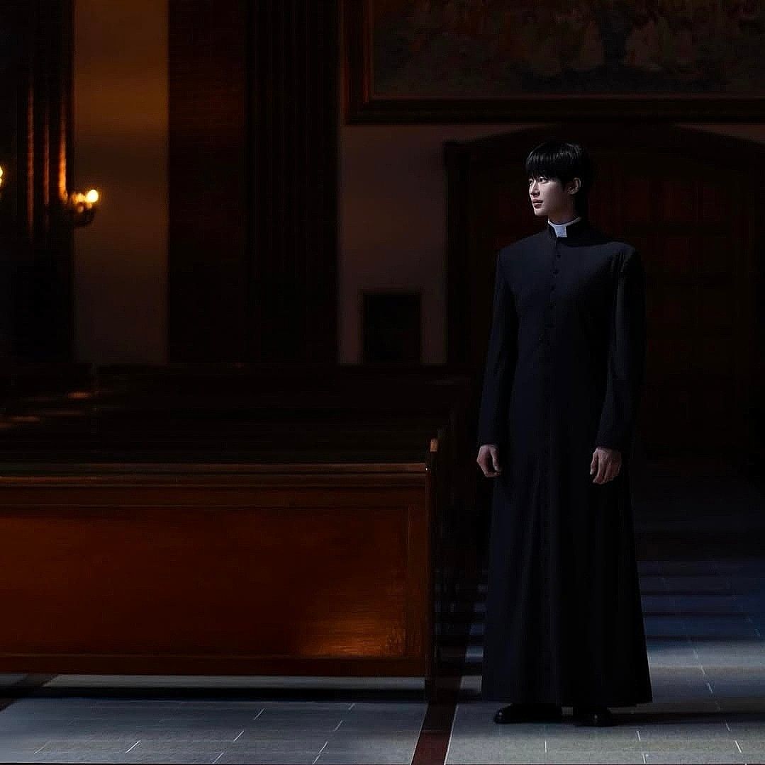 边佑锡的近期活动照