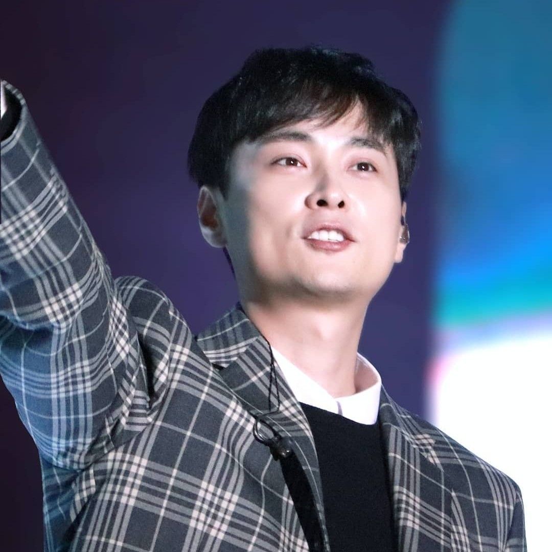 A moment captured by a fan of Min Kyunghoon