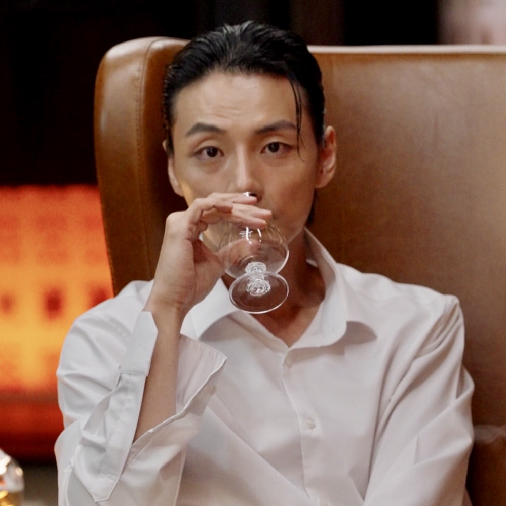 Behind-the-scenes cut of Yoon Shiyoon