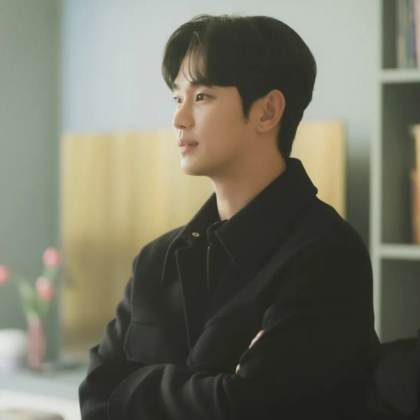 A moment captured by a fan of Kim Soohyun