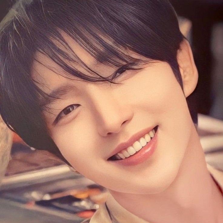 Foto terbaru dari Lee Joongi