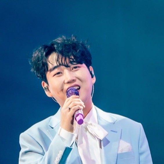 Behind-the-scenes cut of Hwang Youngwoong